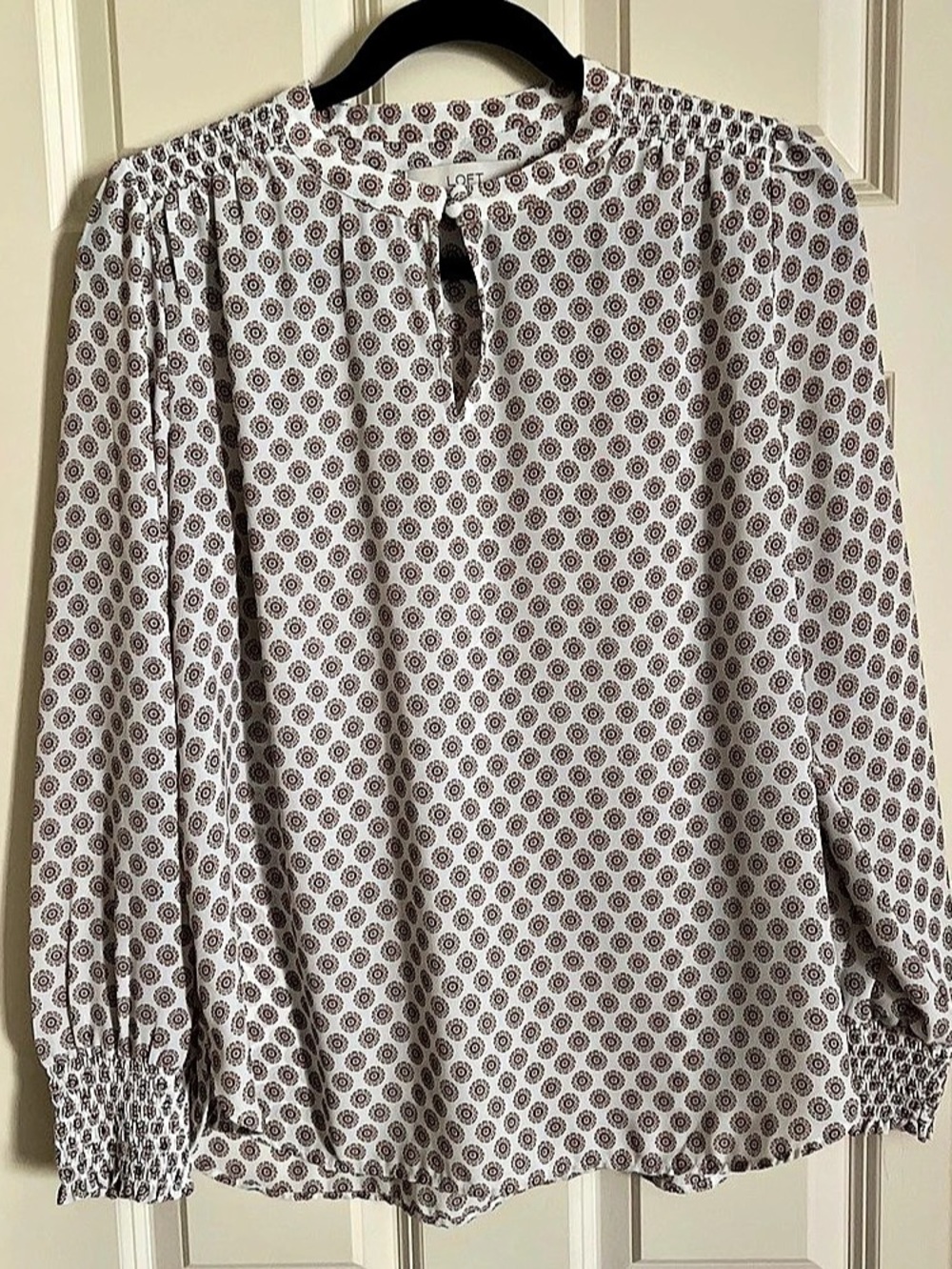 LOFT Geometric Blouse in White & orange Size Medium Like New